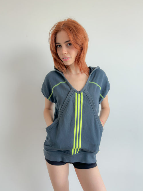 adidas hooded top / size s-m