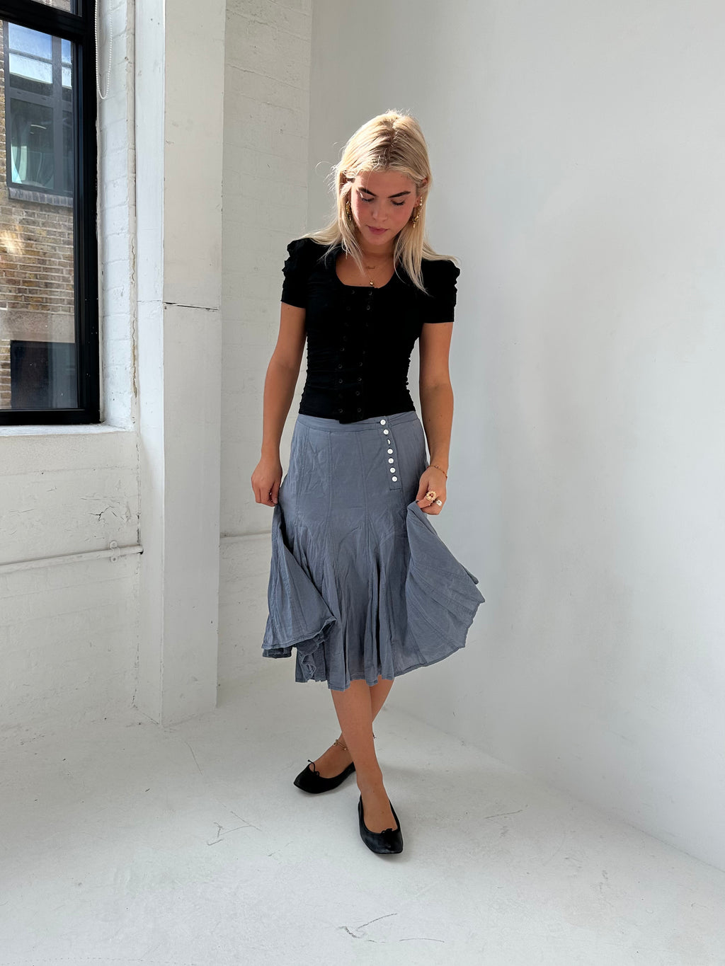 buttoned midi skirt — size xs/s