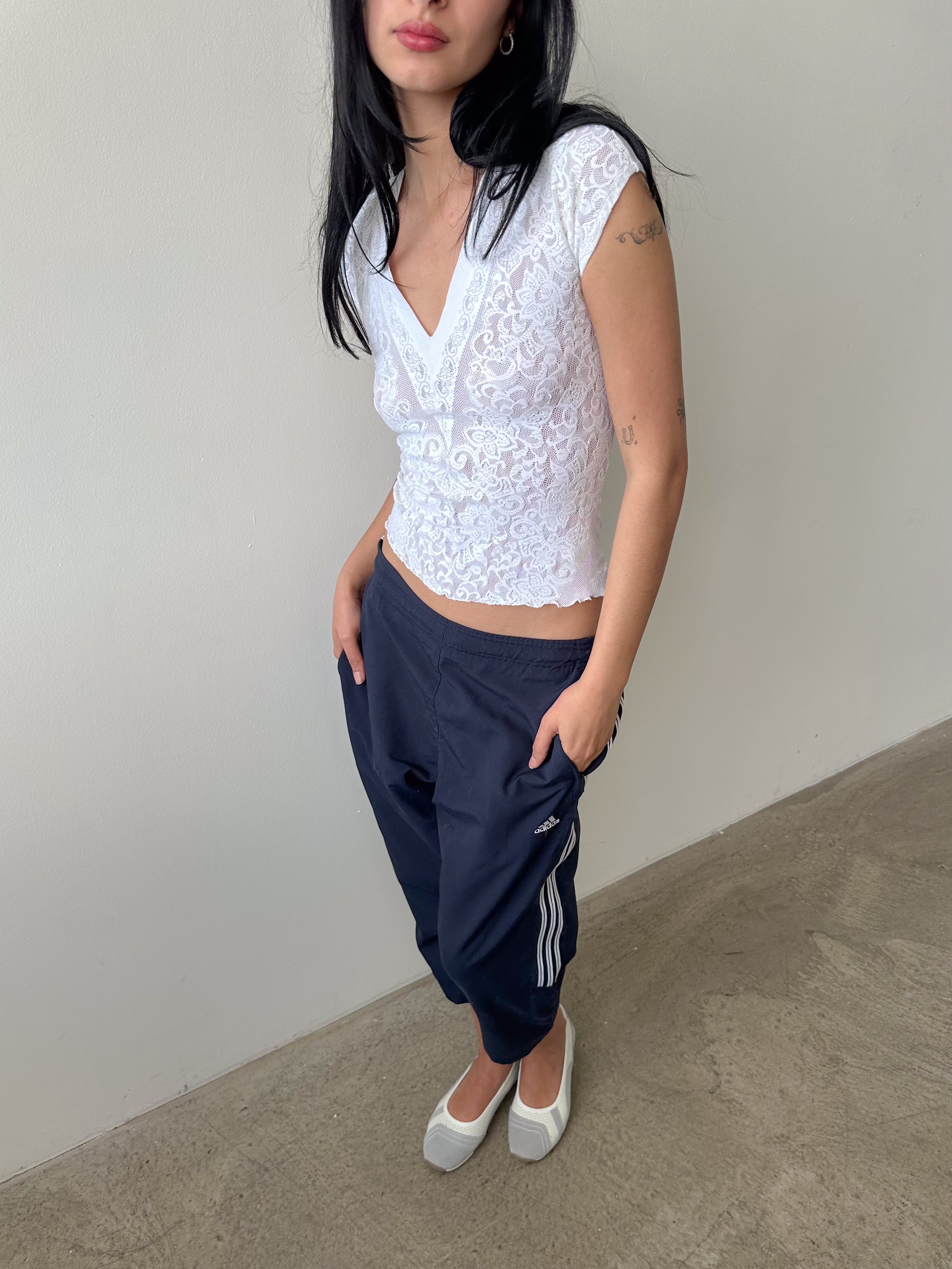 lace tee / size xs
