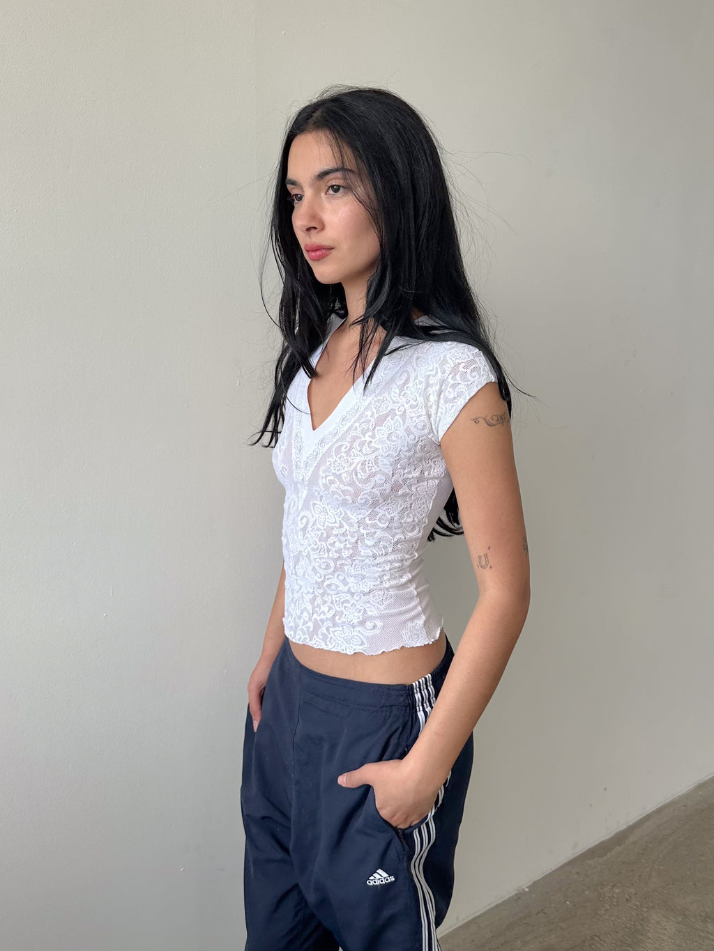 lace tee / size xs