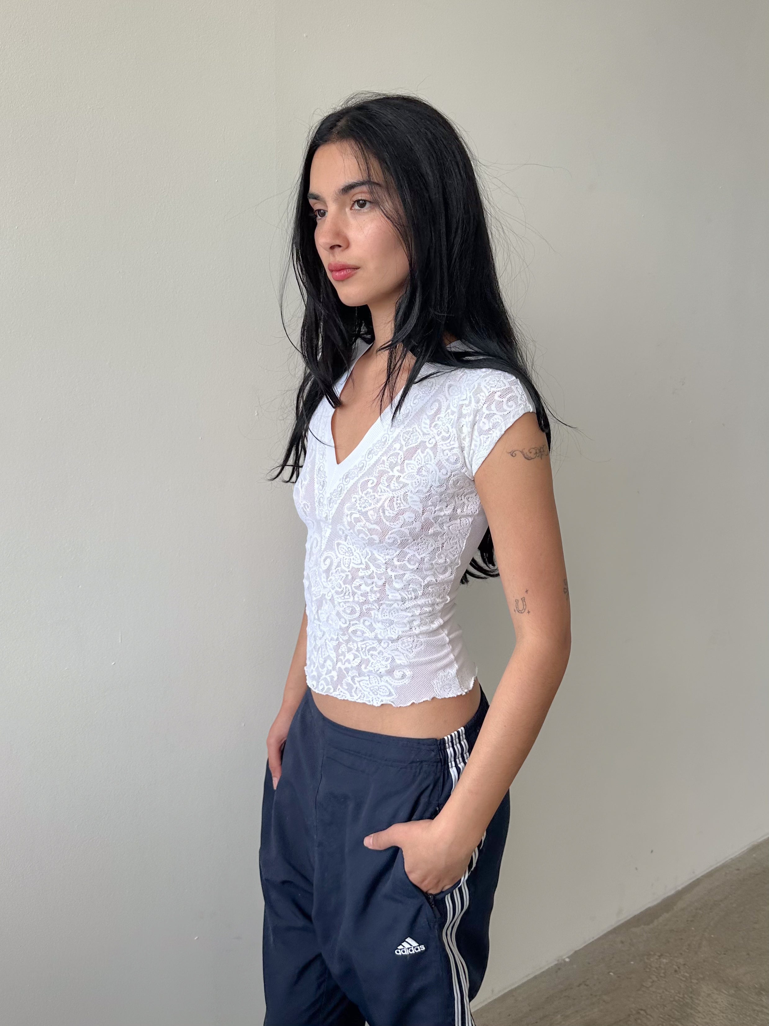 lace tee / size xs