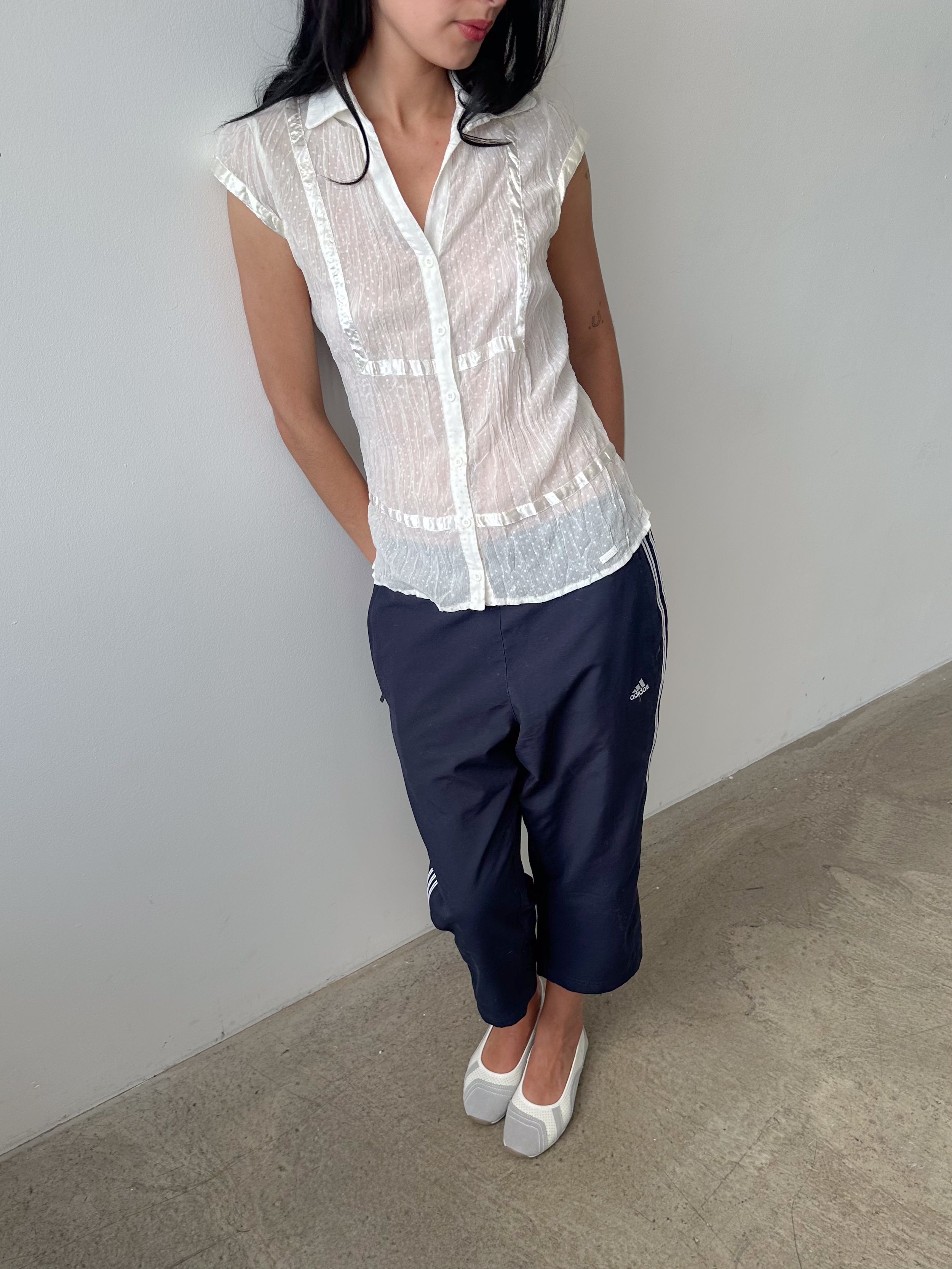 sheer button up / size m